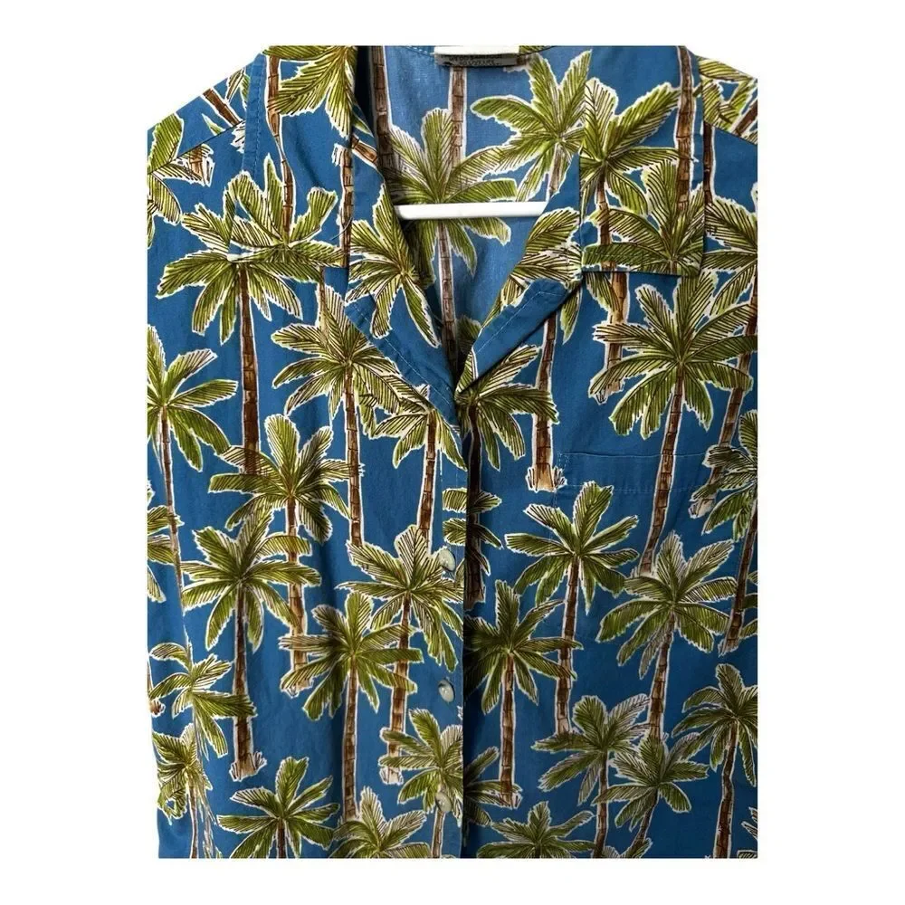 Go barefoot boys medium button down Hawaiian shirt palm trees vacation cruise